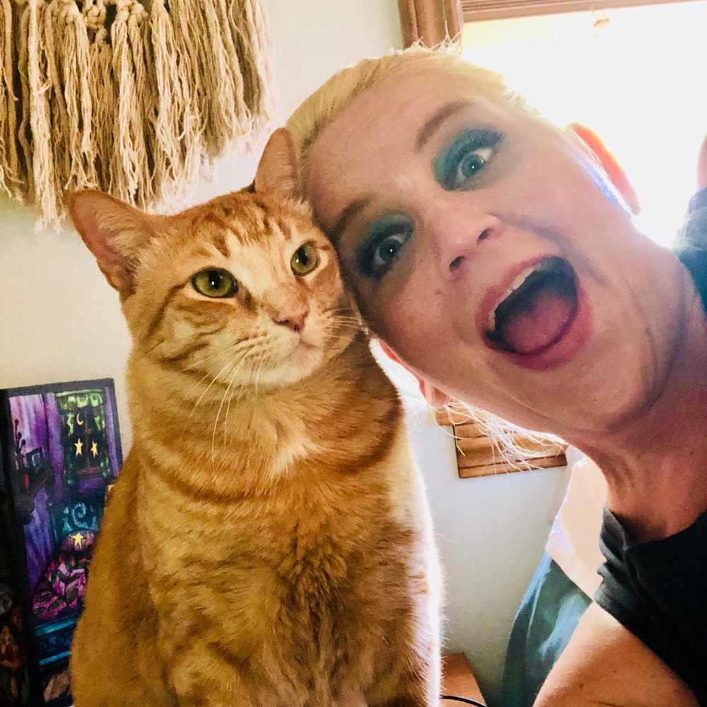 Meet your Posher, Angela